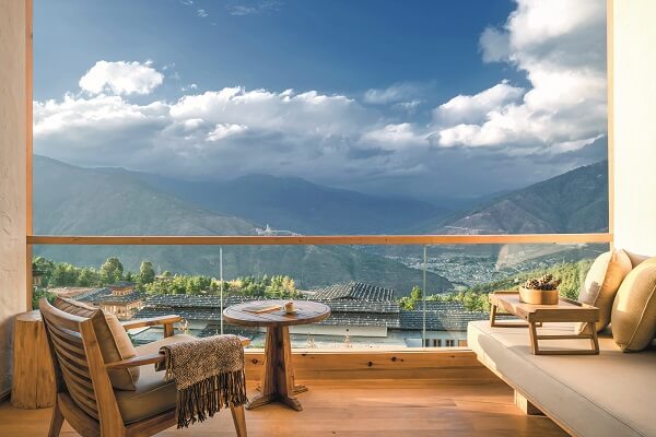 lodge-suite-balcony-thimphu